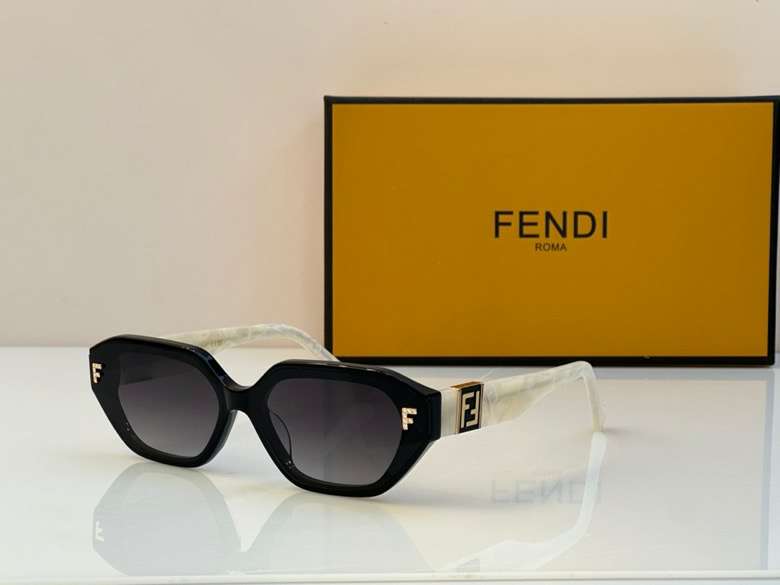 Picture of Fendi Sunglasses _SKUfw53544575fw